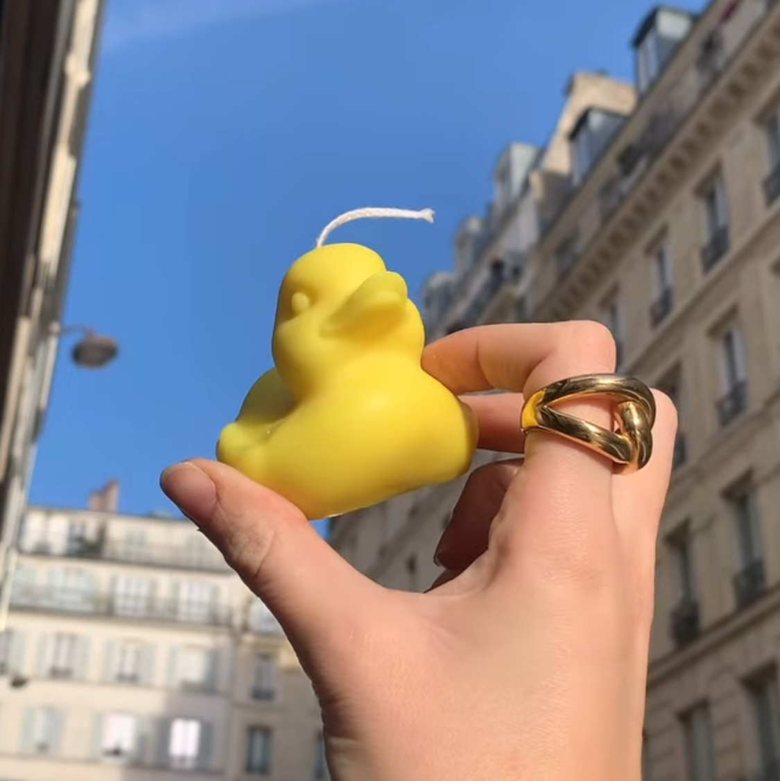Bougie en forme de canard jaune