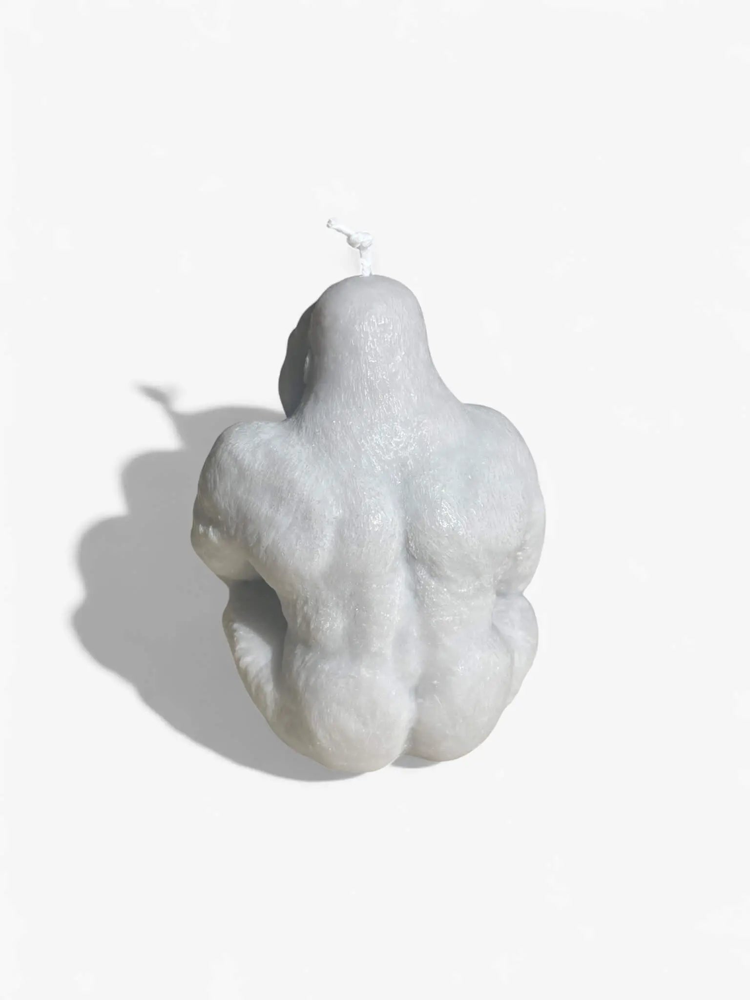 Offrez la bougie Gorille, un objet déco original et design. Une sculpture animale élégante qui illumine votre intérieur avec caractère.